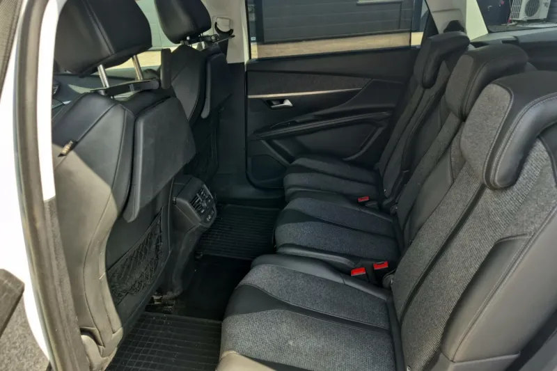 Image secondaire du véhicule 12