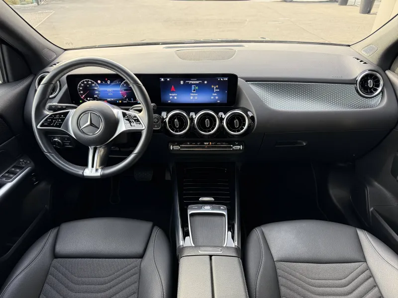 Image secondaire du véhicule 10