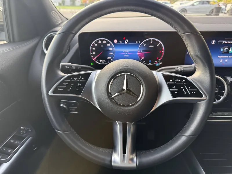 Image secondaire du véhicule 12