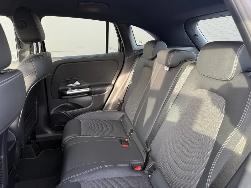 Image secondaire du véhicule 18