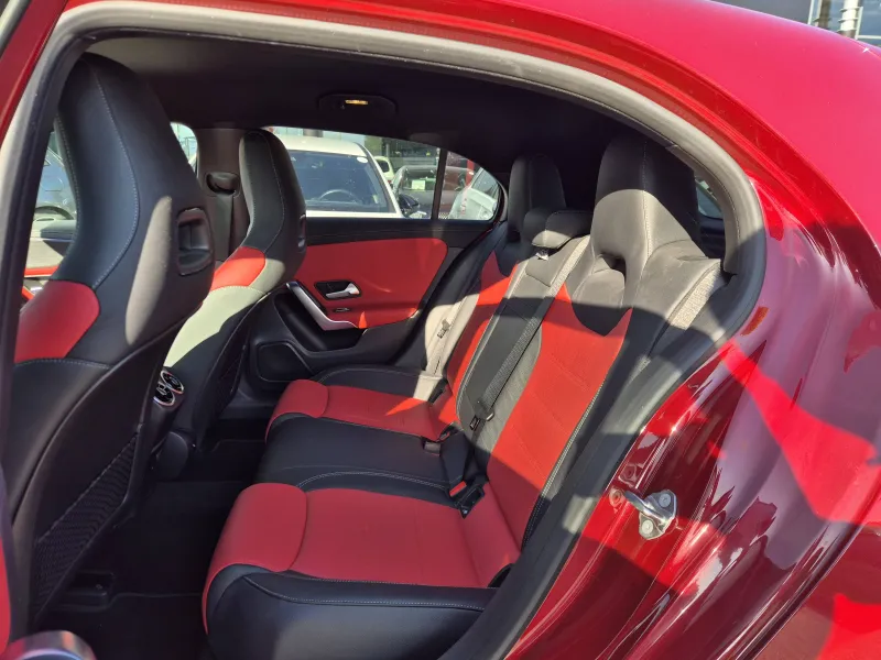 Image secondaire du véhicule 9