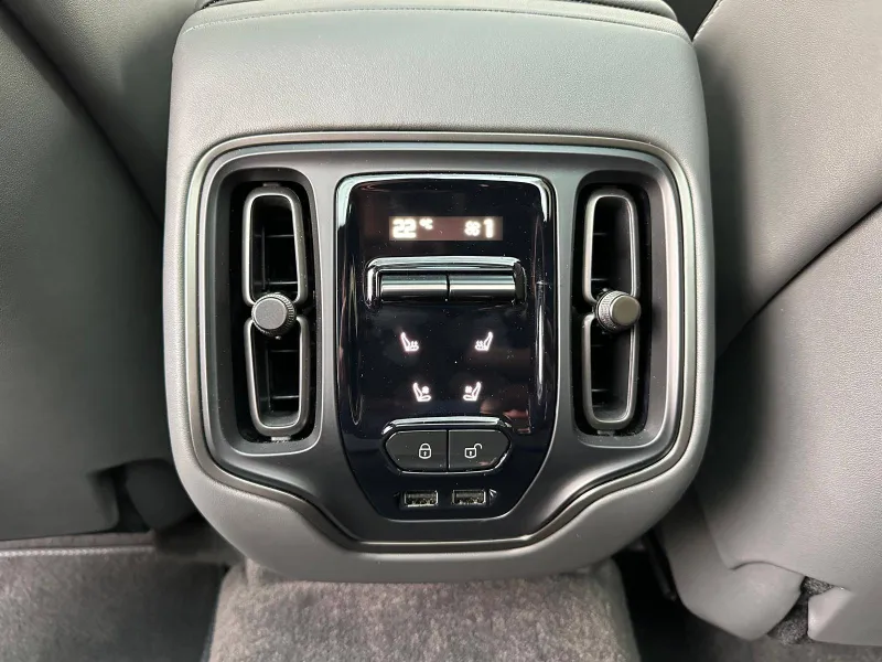 Image secondaire du véhicule 24