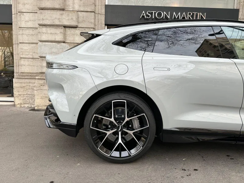 Image secondaire du véhicule 44