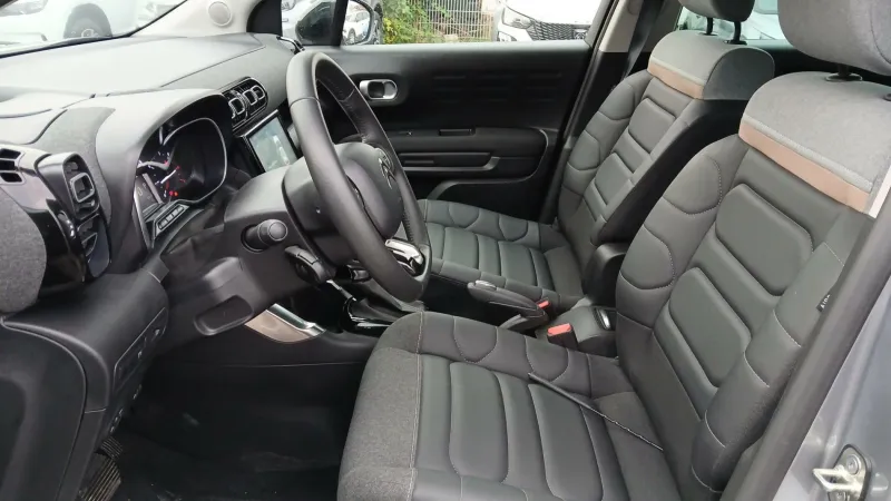 Image secondaire du véhicule 11