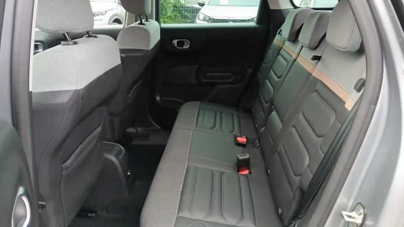 Image secondaire du véhicule 12