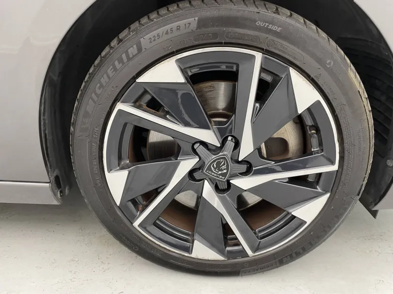 Image secondaire du véhicule 19