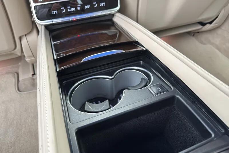 Image secondaire du véhicule 44