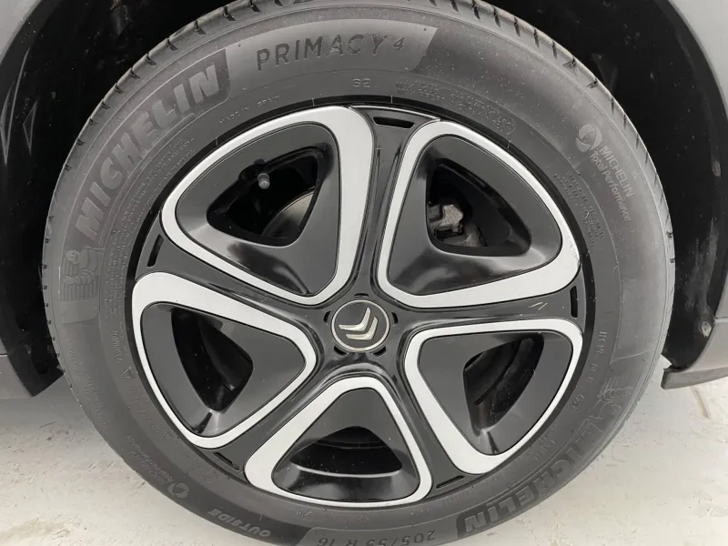 Image secondaire du véhicule 19