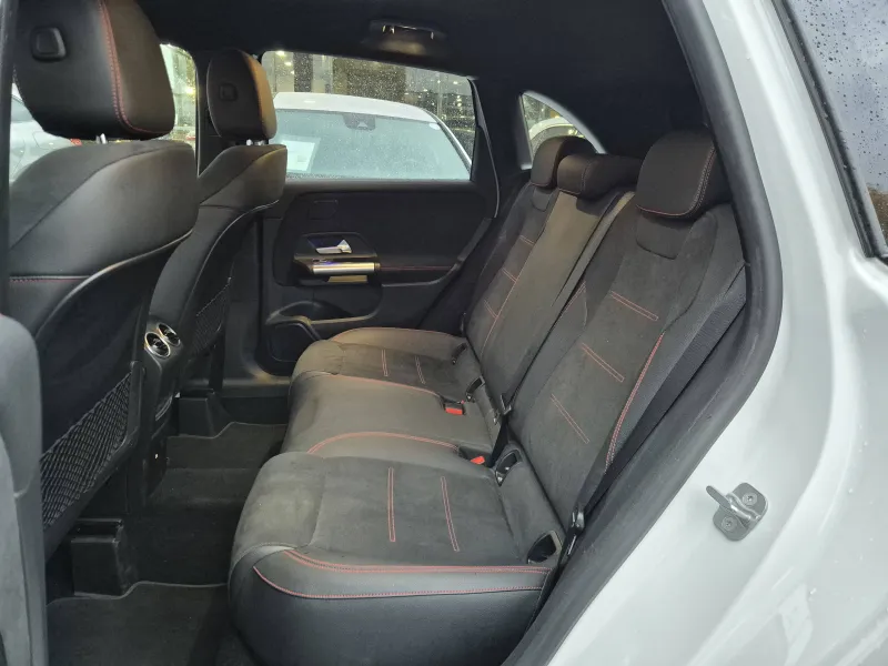 Image secondaire du véhicule 12