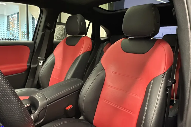 Image secondaire du véhicule 10