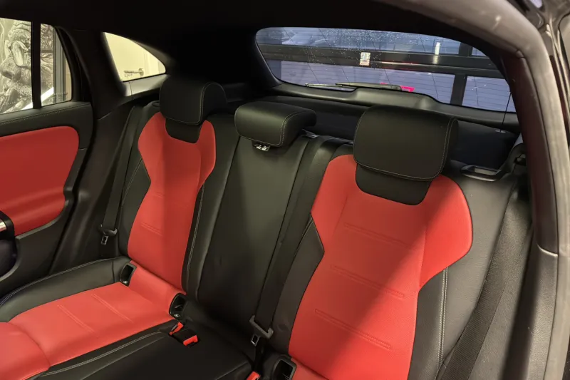 Image secondaire du véhicule 11