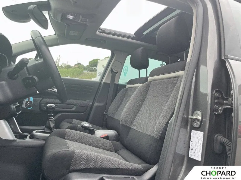 Image secondaire du véhicule 22