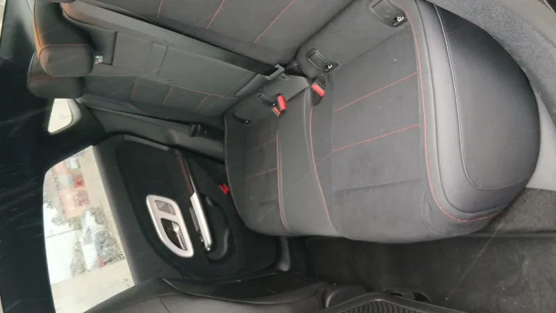 Image secondaire du véhicule 12