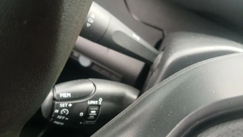 Image secondaire du véhicule 23