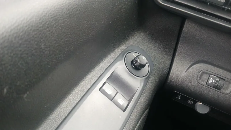 Image secondaire du véhicule 24