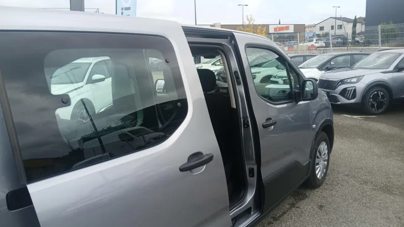 Image secondaire du véhicule 38