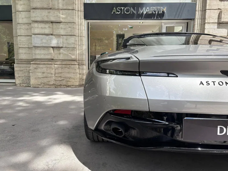 Image secondaire du véhicule 10