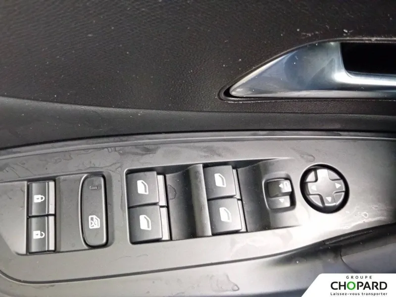 Image secondaire du véhicule 12