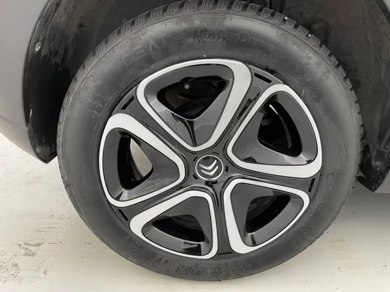 Image secondaire du véhicule 18