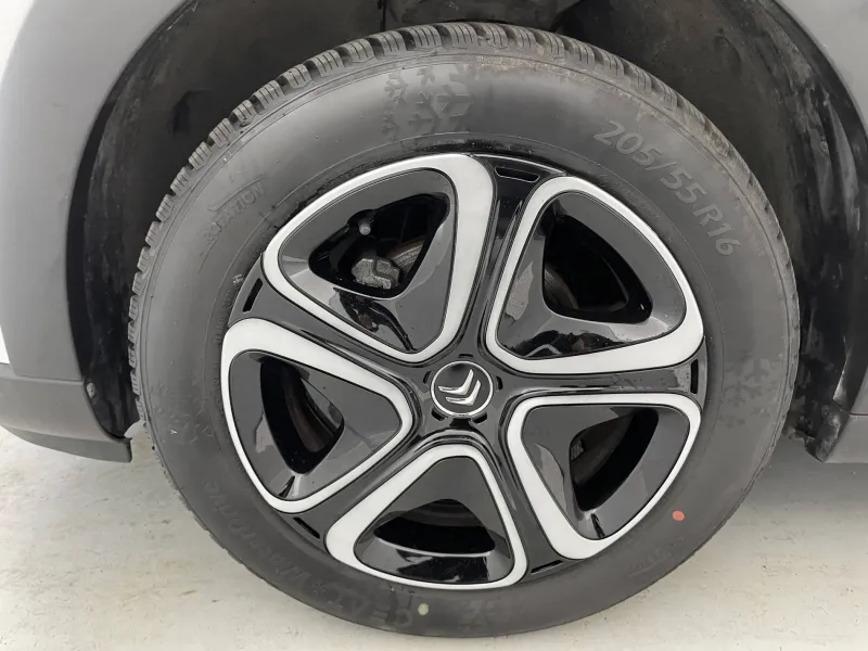 Image secondaire du véhicule 20