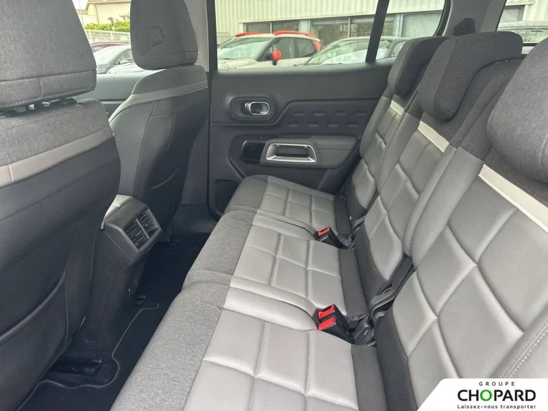 Image secondaire du véhicule 12