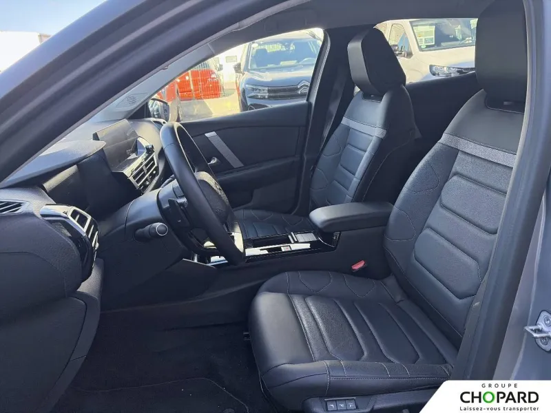 Image secondaire du véhicule 12