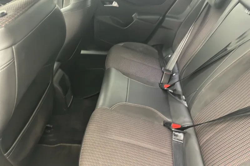 Image secondaire du véhicule 15