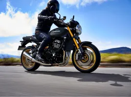 Kawasaki Z900RS SE (2025) : la moto néo-rétro