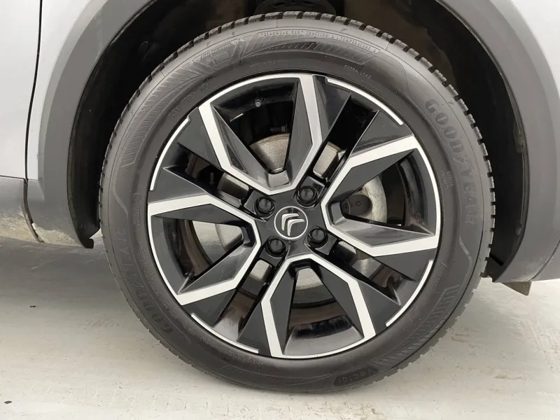 Image secondaire du véhicule 19