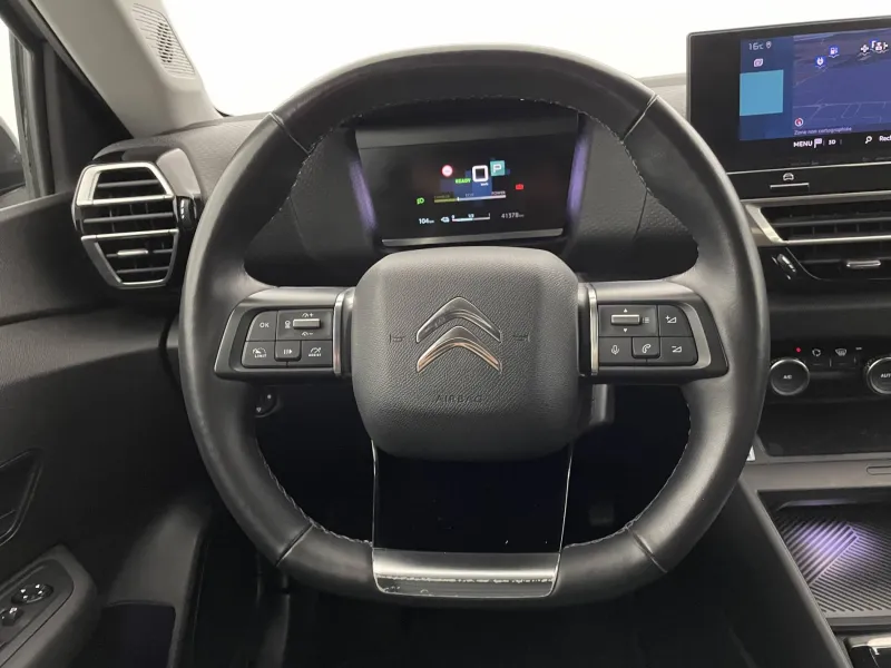 Image secondaire du véhicule 24