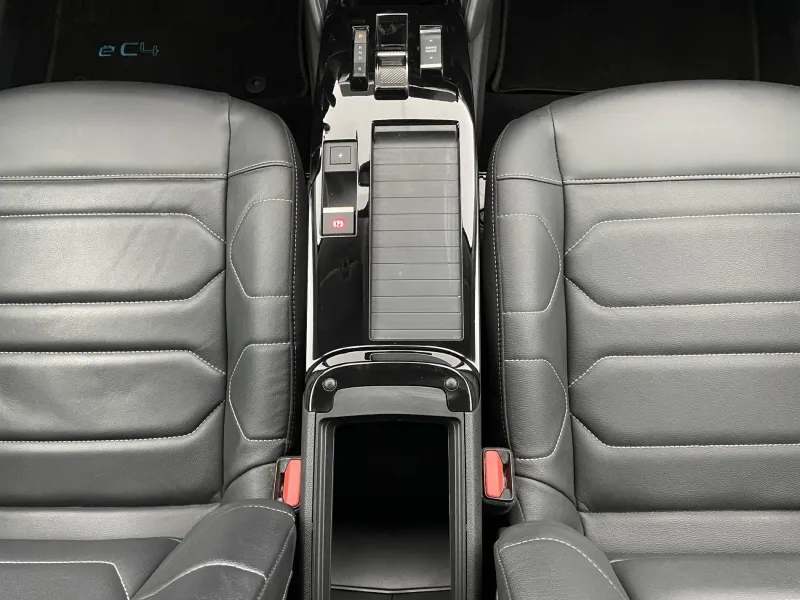 Image secondaire du véhicule 32