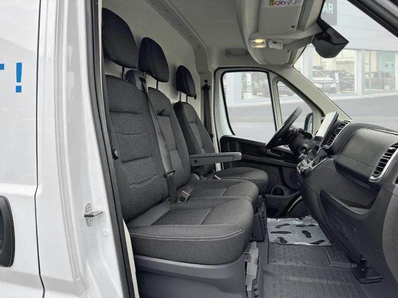 Image secondaire du véhicule 9