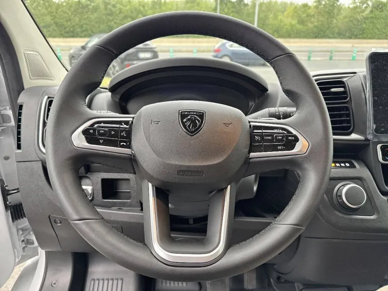 Image secondaire du véhicule 18