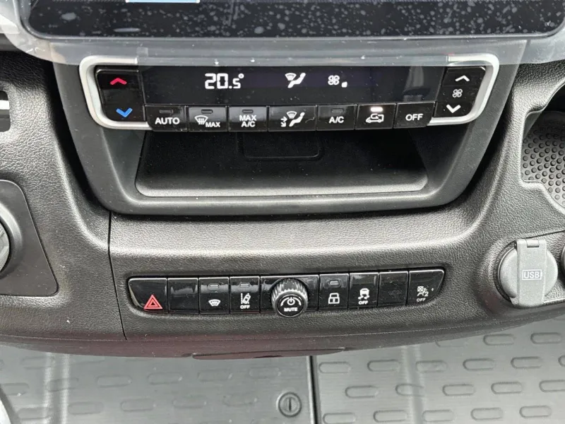 Image secondaire du véhicule 24