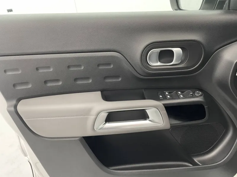 Image secondaire du véhicule 27