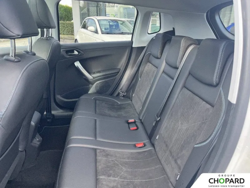 Image secondaire du véhicule 12