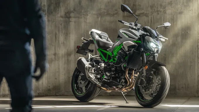 Kawasaki Z900 : exposition hall