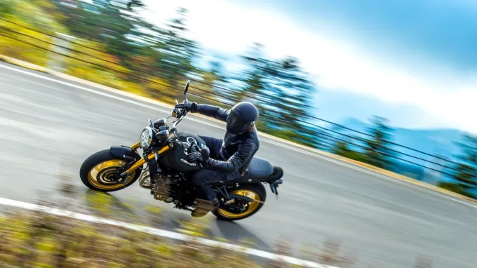 Kawasaki Z900RS : montagne vitesse