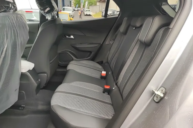 Image secondaire du véhicule 12