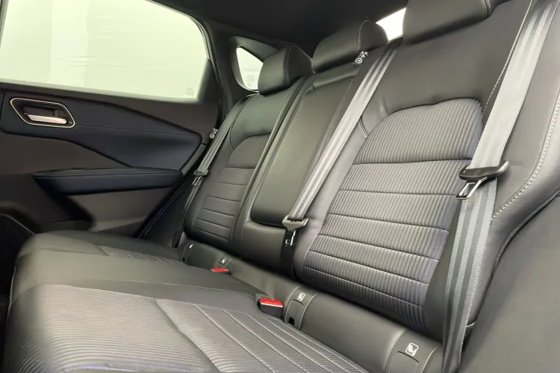 Image secondaire du véhicule 44