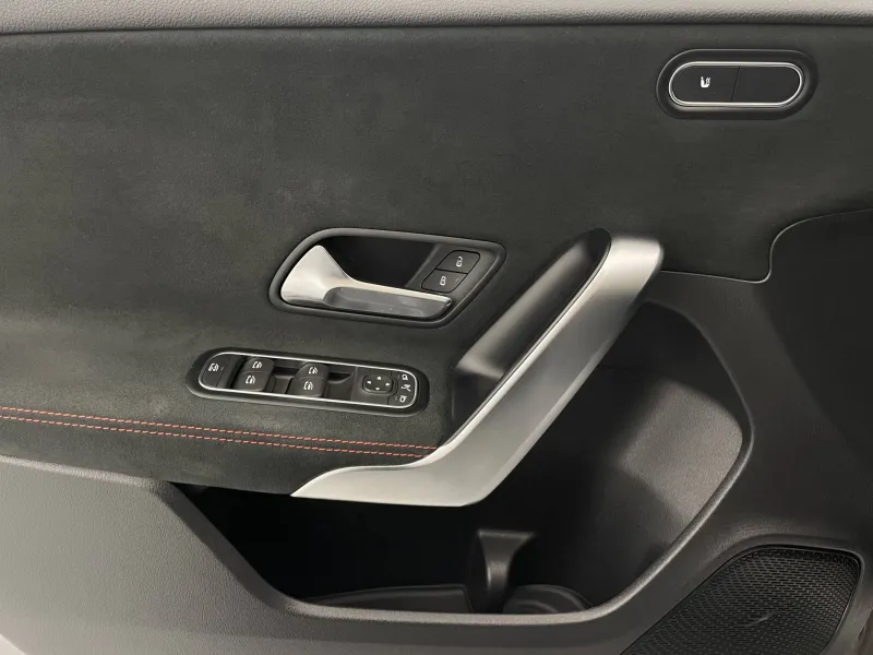 Image secondaire du véhicule 25