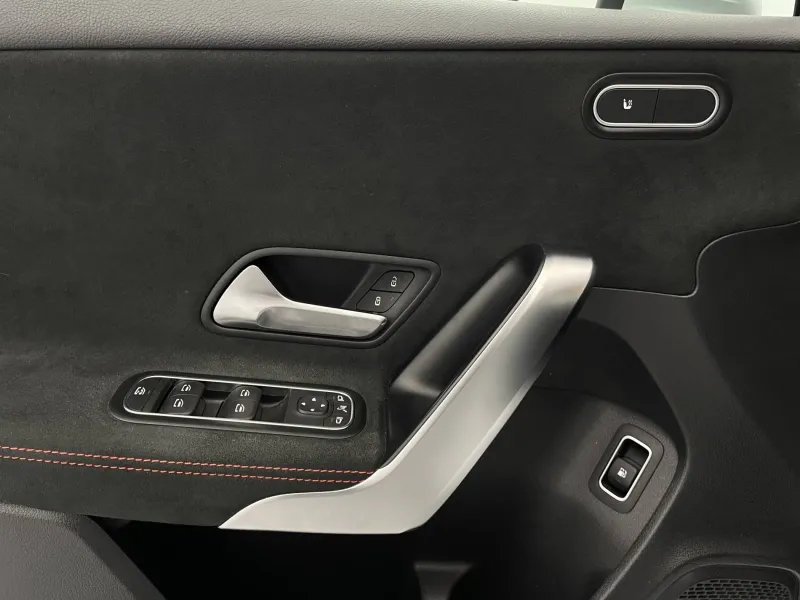 Image secondaire du véhicule 25