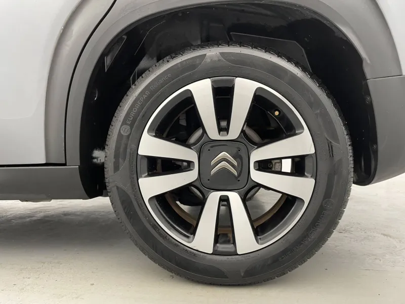 Image secondaire du véhicule 33