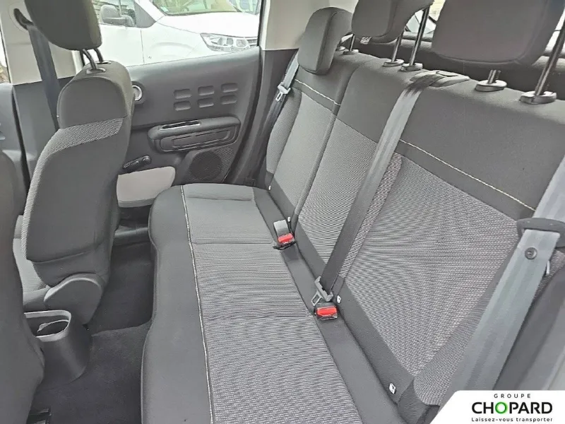 Image secondaire du véhicule 12