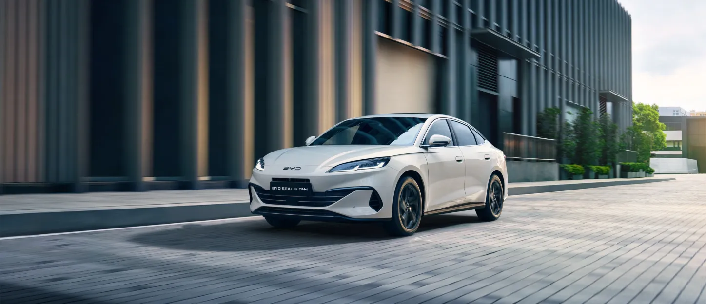 BYD Seal DM-i 2025 : mouvement urbain