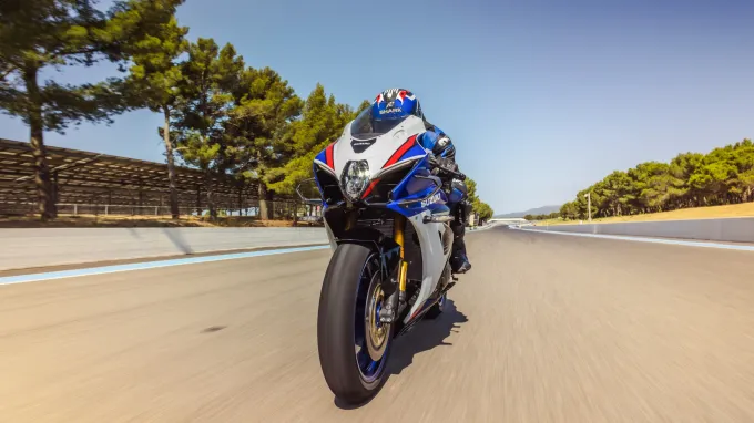 Suzuki GSXR1000R : face urbain
