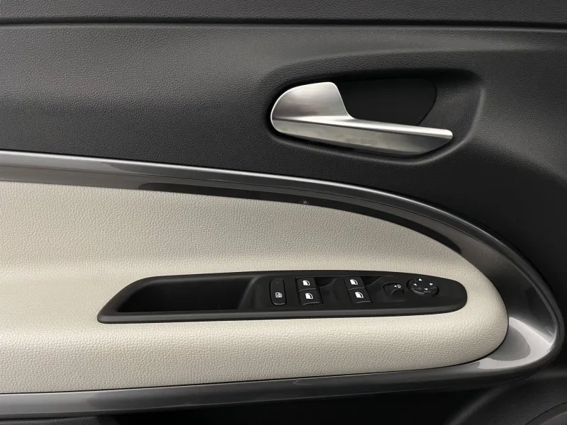 Image secondaire du véhicule 30