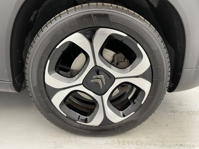 Image secondaire du véhicule 19