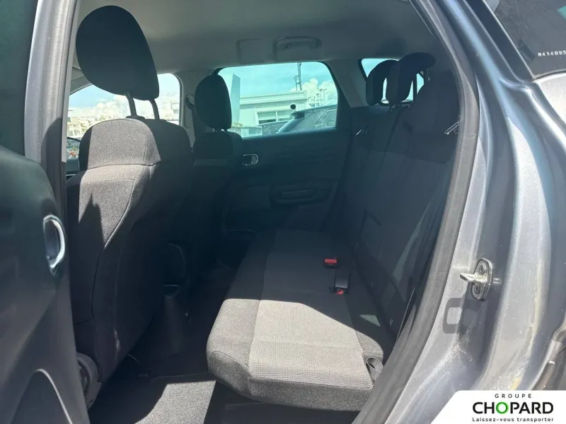 Image secondaire du véhicule 12