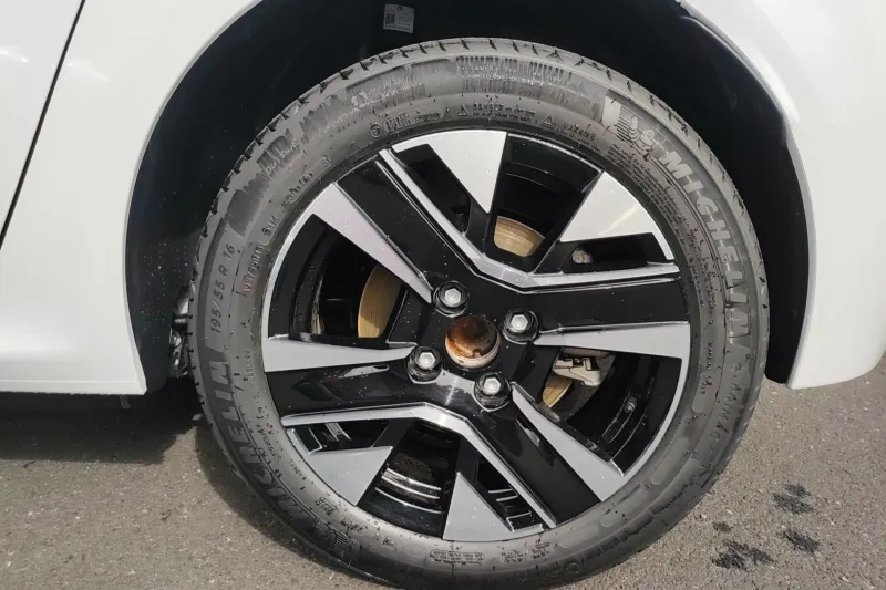 Image secondaire du véhicule 13